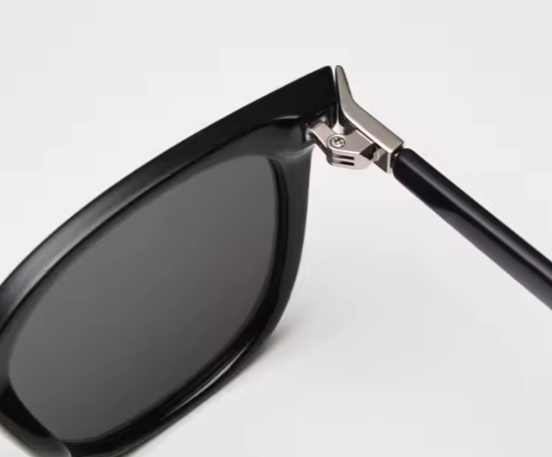 EMRIM Black Square Frame Polarized Sunglasses – Trendy Sunglasses for Fashionable Men and Women